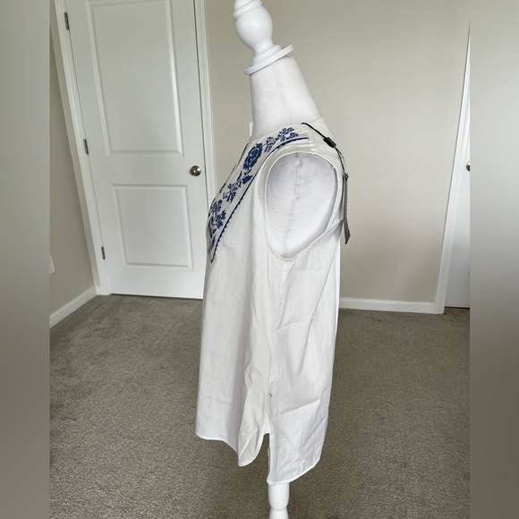 NWT MaxMara Weekend Sleeveless White with Blue Embroidered Top Size 8 - Picture 4 of 10